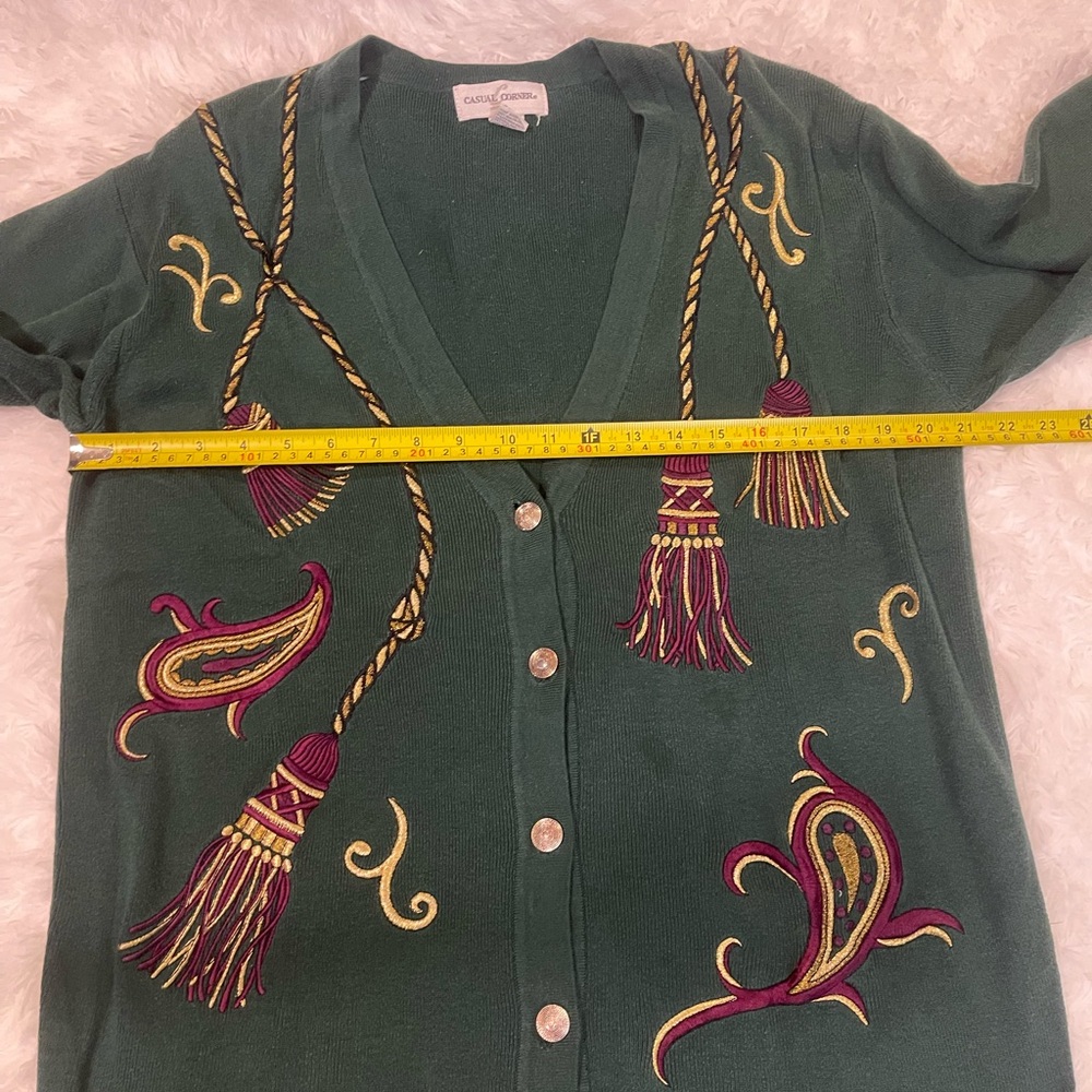 Vintage Casual Corner hunter green embroidered v-neck cardigan sweater Large - Picture 4 of 7